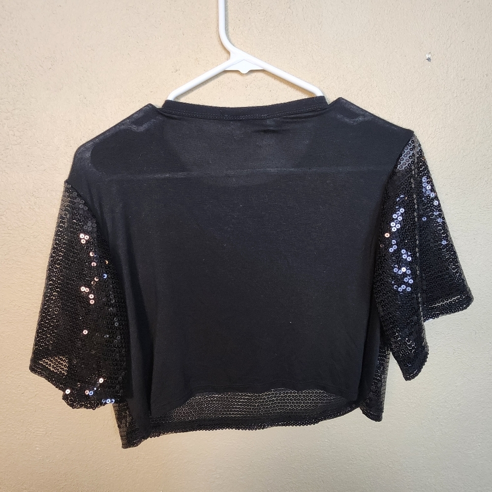 January 7 Black and Silver Sequin Crop Top Small (5298) - Picture 3 of 4